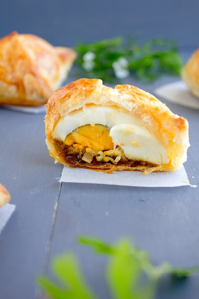 Egg Puff (1 pc)