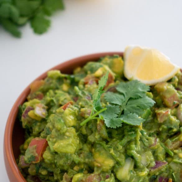 Chips & Guacamole (4 oz)